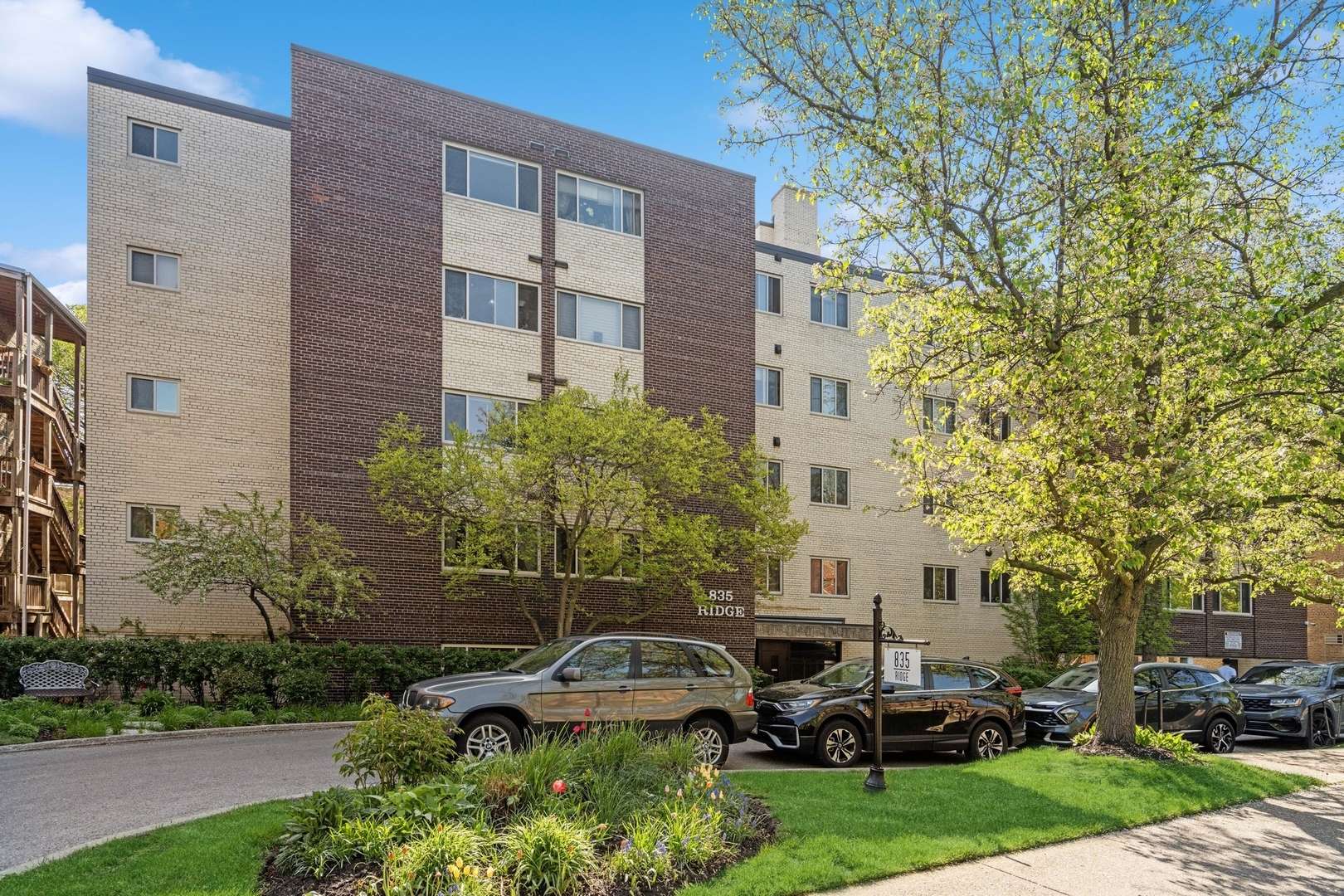 Evanston, IL 60202,835 Ridge AVE #508