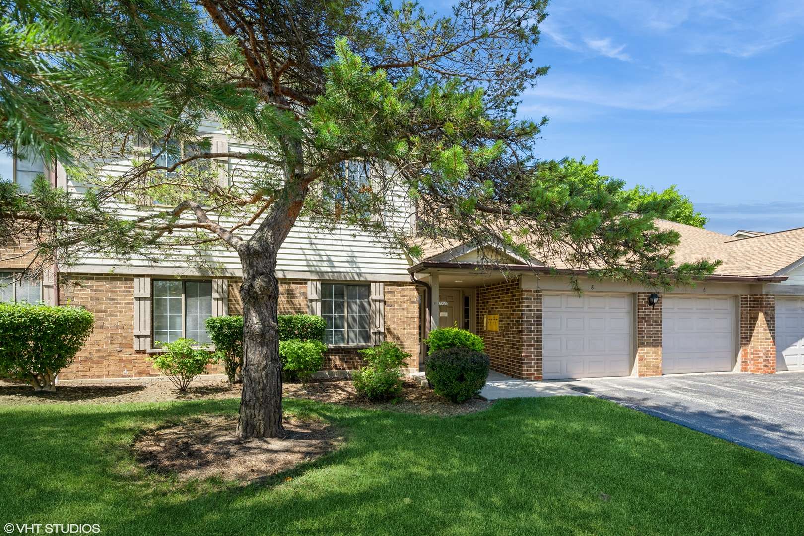 Arlington Heights, IL 60004,1724 W QUAIL CT #5
