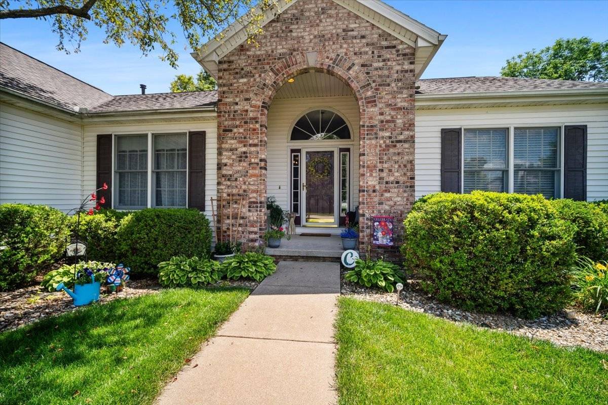Bloomington, IL 61704,3205 Stonebridge DR