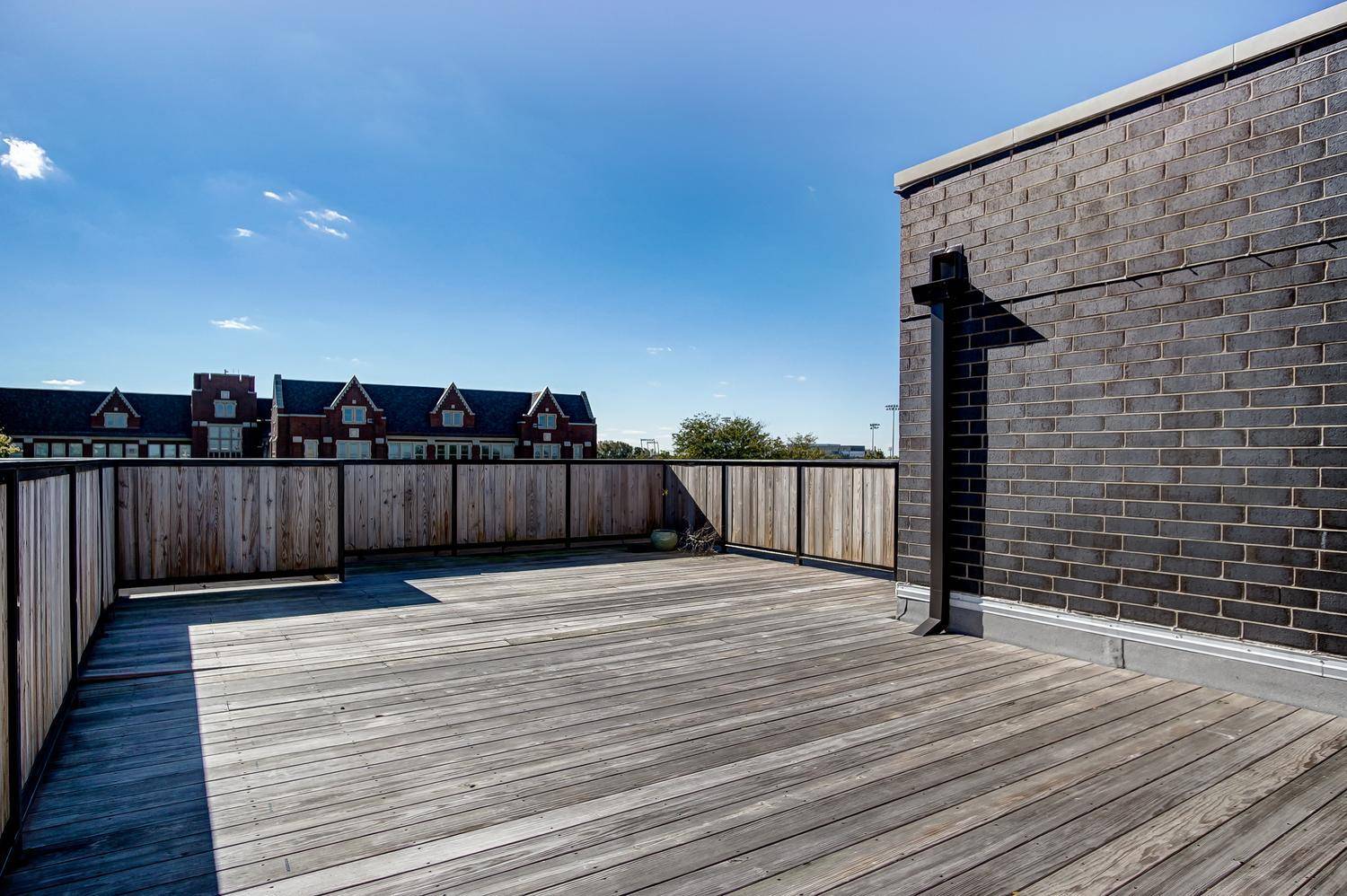 Chicago, IL 60618,2528 W Addison ST #3W