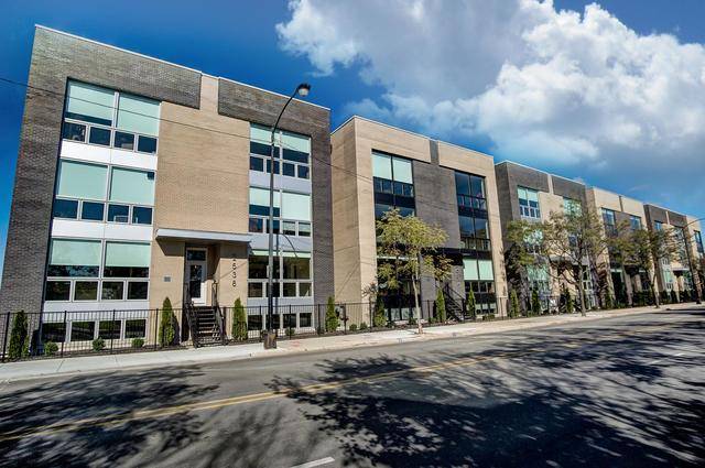 Chicago, IL 60618,2528 W Addison ST #3W