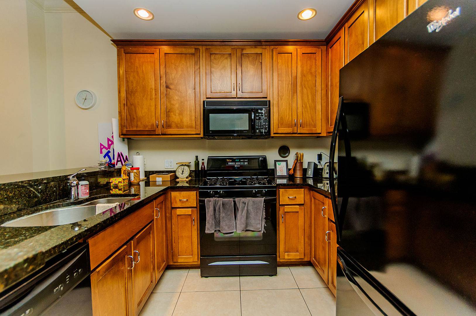 Chicago, IL 60654,166 W Grand AVE #3C