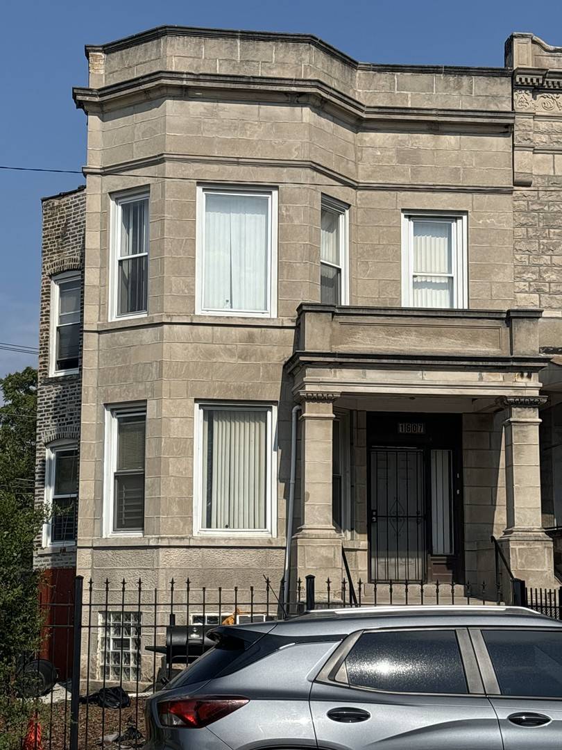 Chicago, IL 60623,1607 S Sawyer AVE