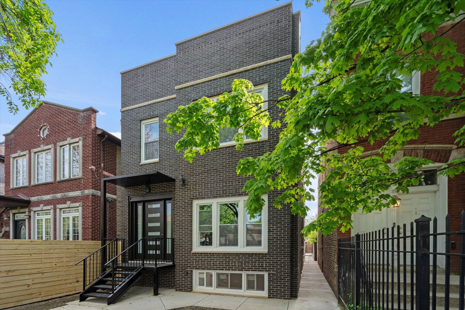 Chicago, IL 60622,1521 N Maplewood AVE