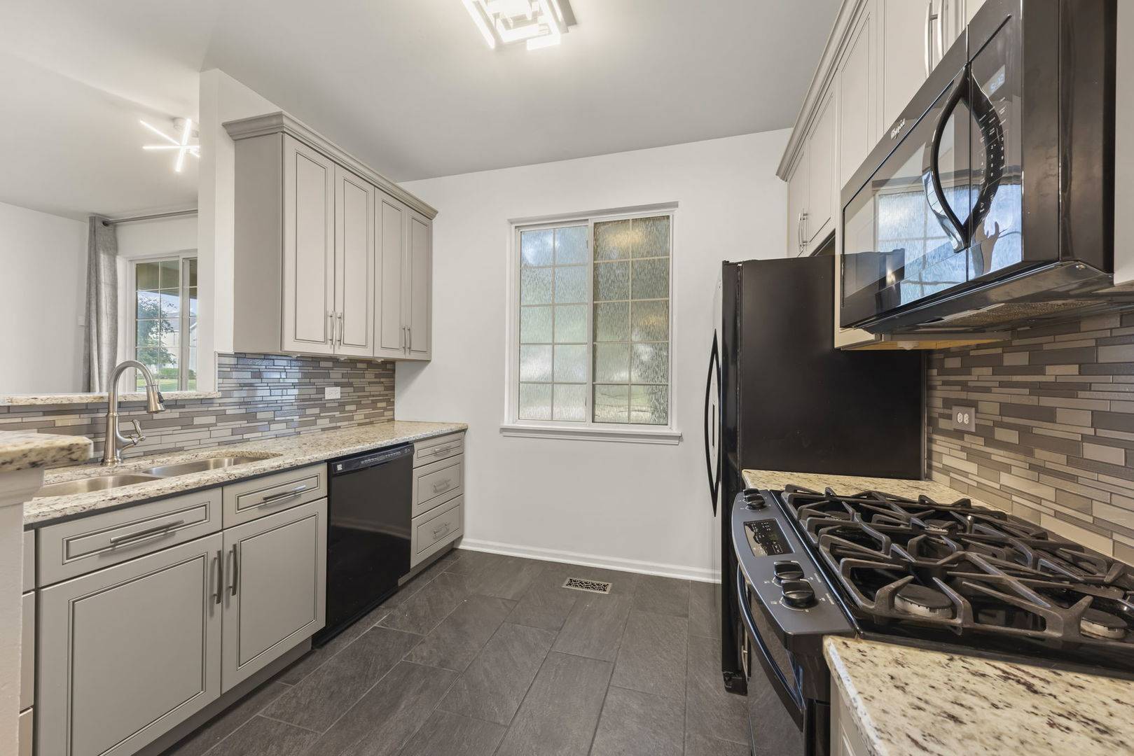 Romeoville, IL 60446,135 Azalea CIR