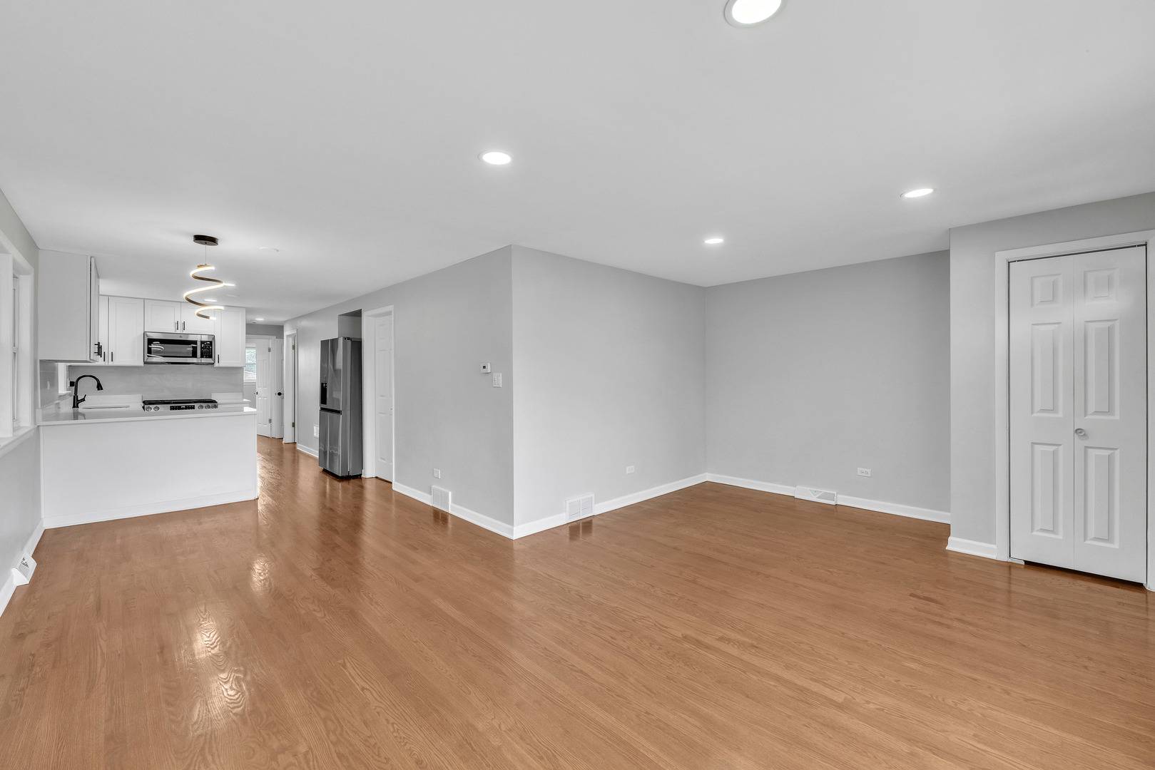 Chicago, IL 60638,5631 W 64th PL