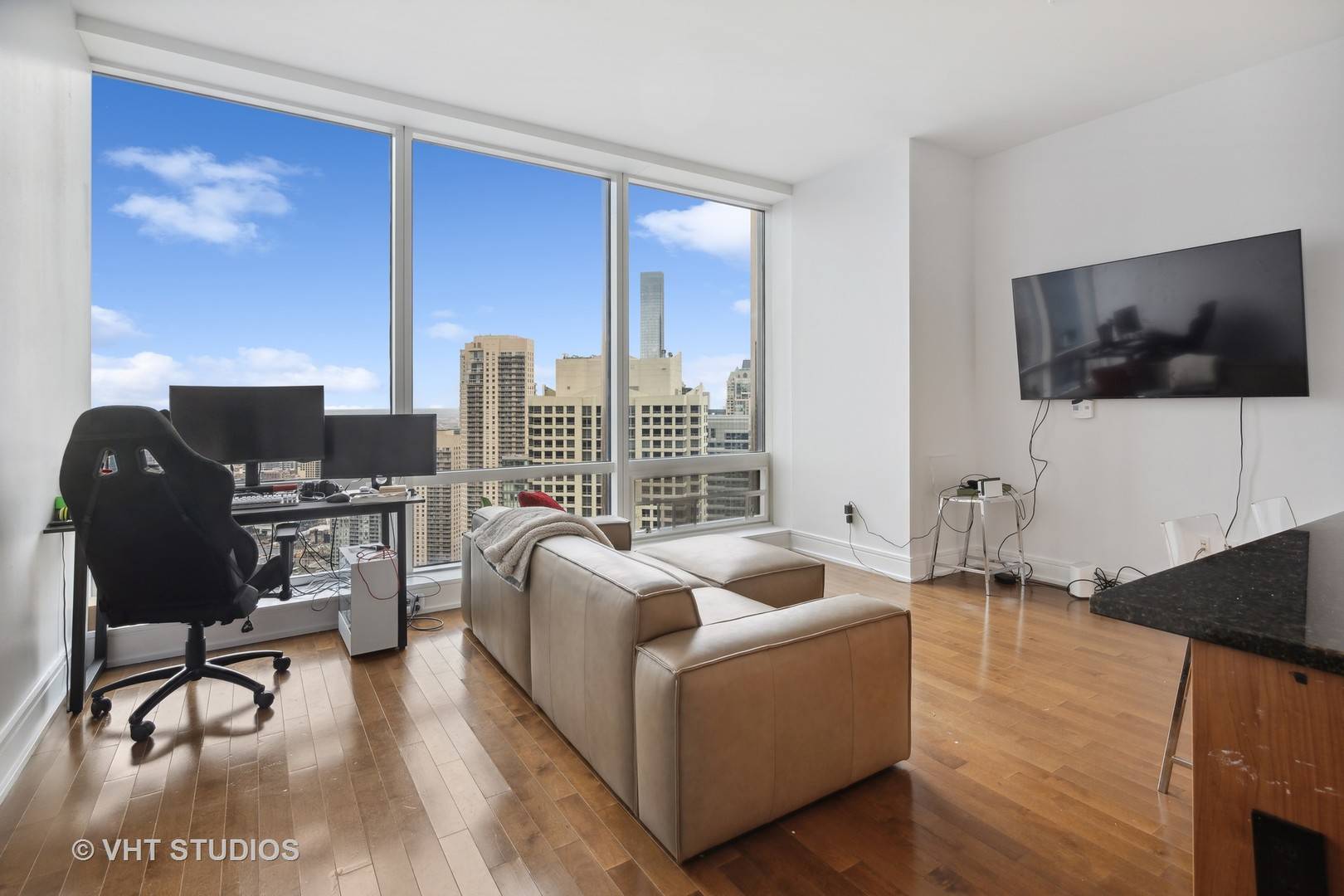 Chicago, IL 60611,401 N Wabash AVE #30E