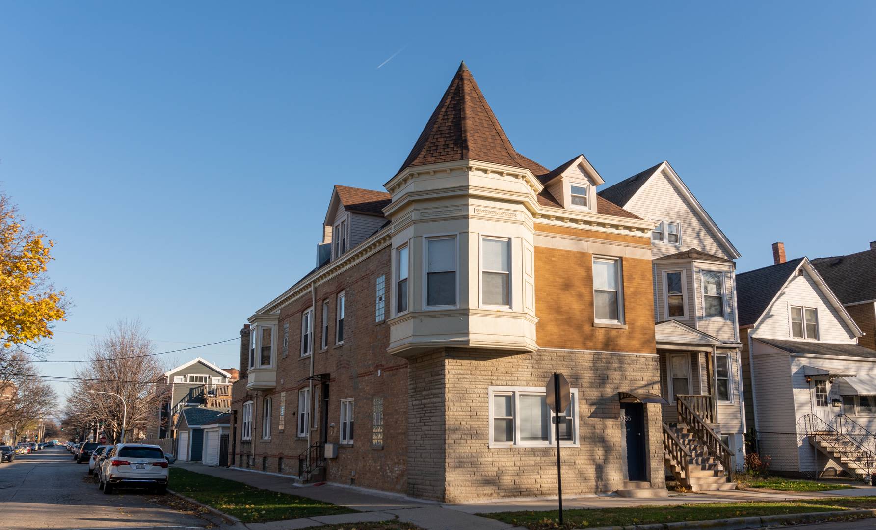 Chicago, IL 60618,3355 N Troy ST #1C