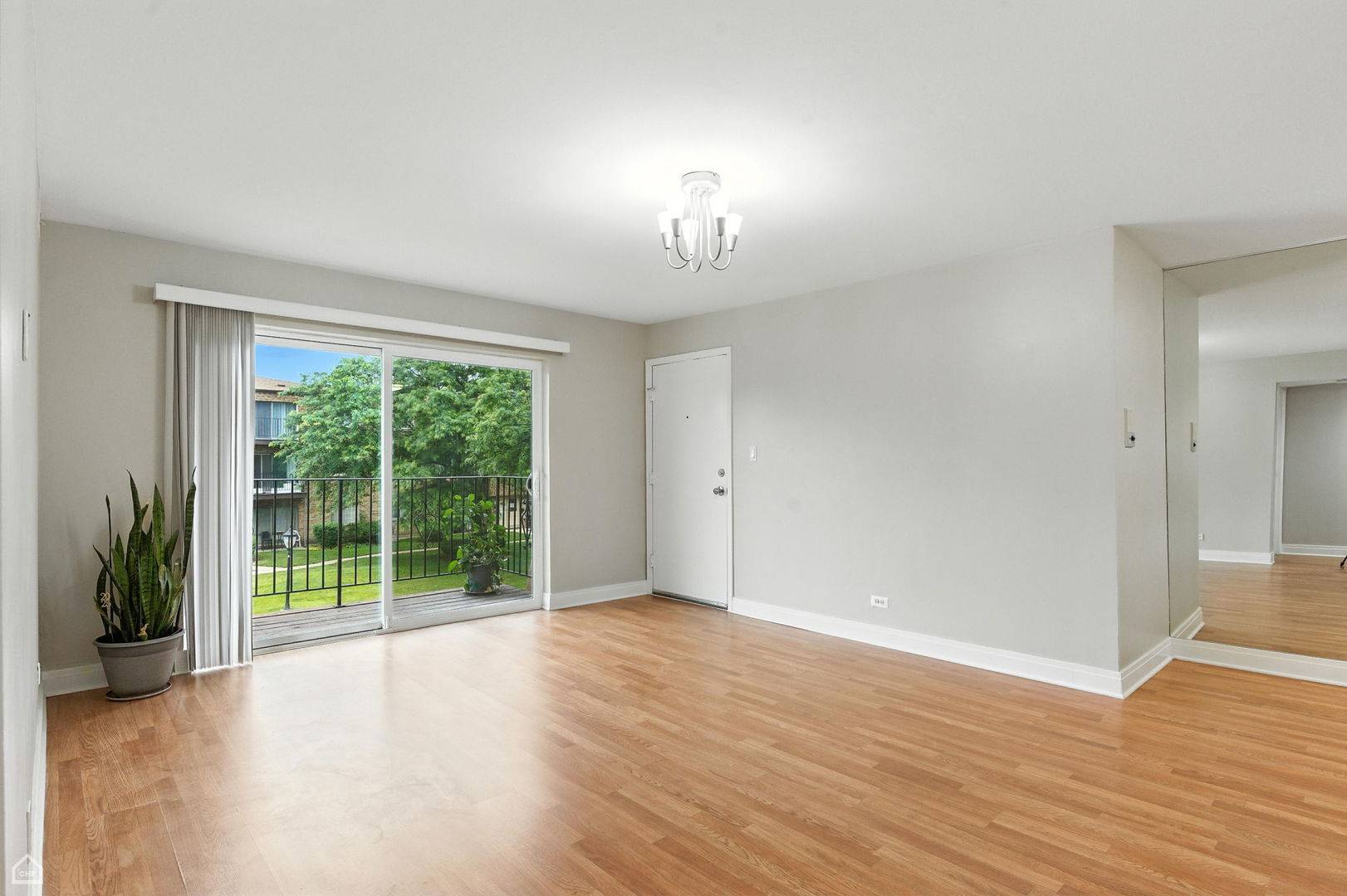Des Plaines, IL 60016,9463 Bay Colony DR #2S