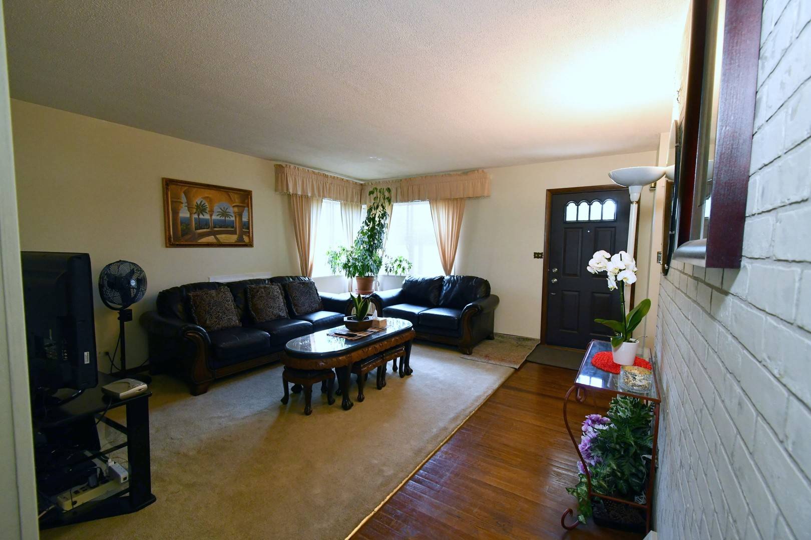 Des Plaines, IL 60016,159 Village CT