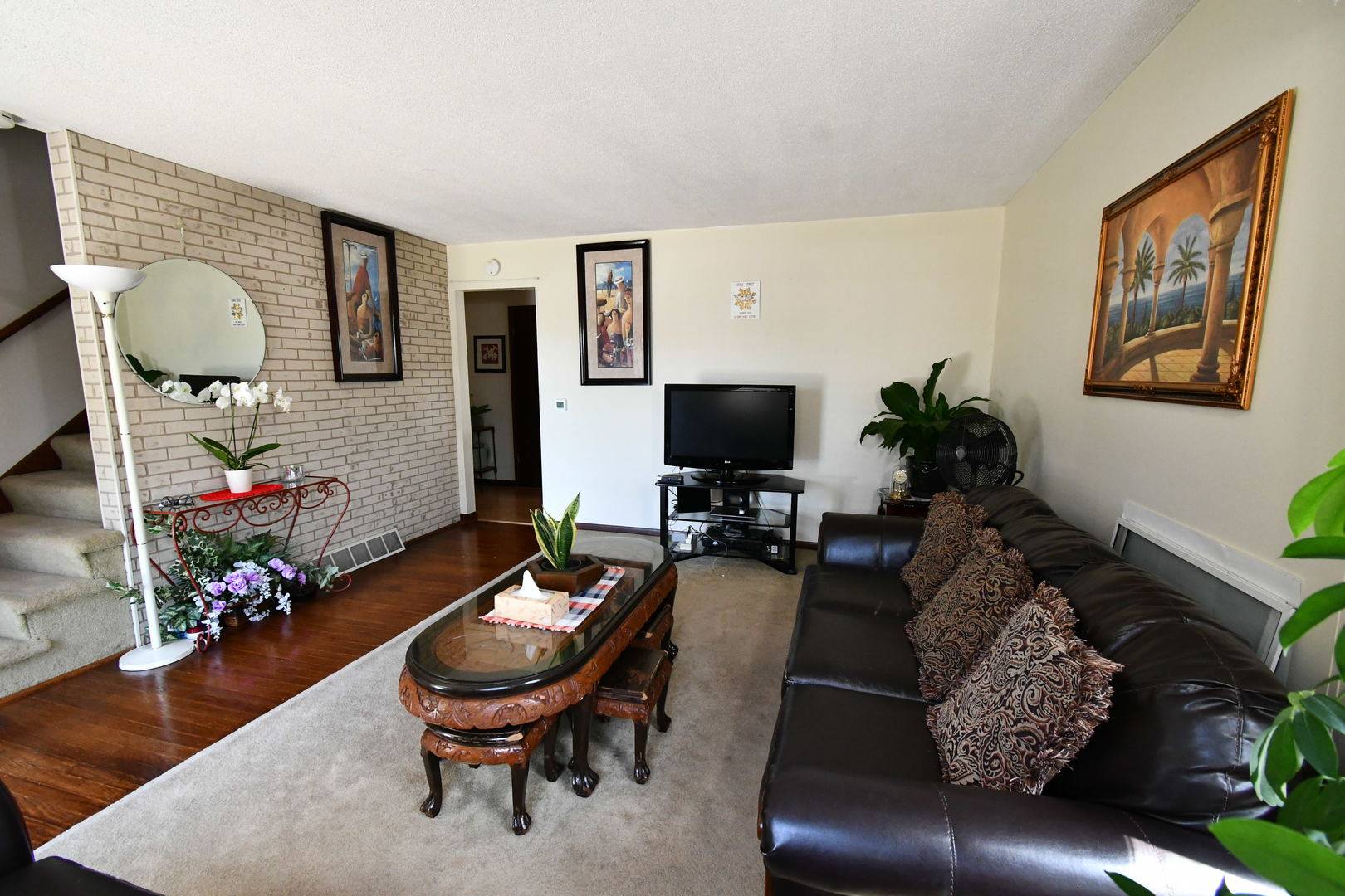 Des Plaines, IL 60016,159 Village CT