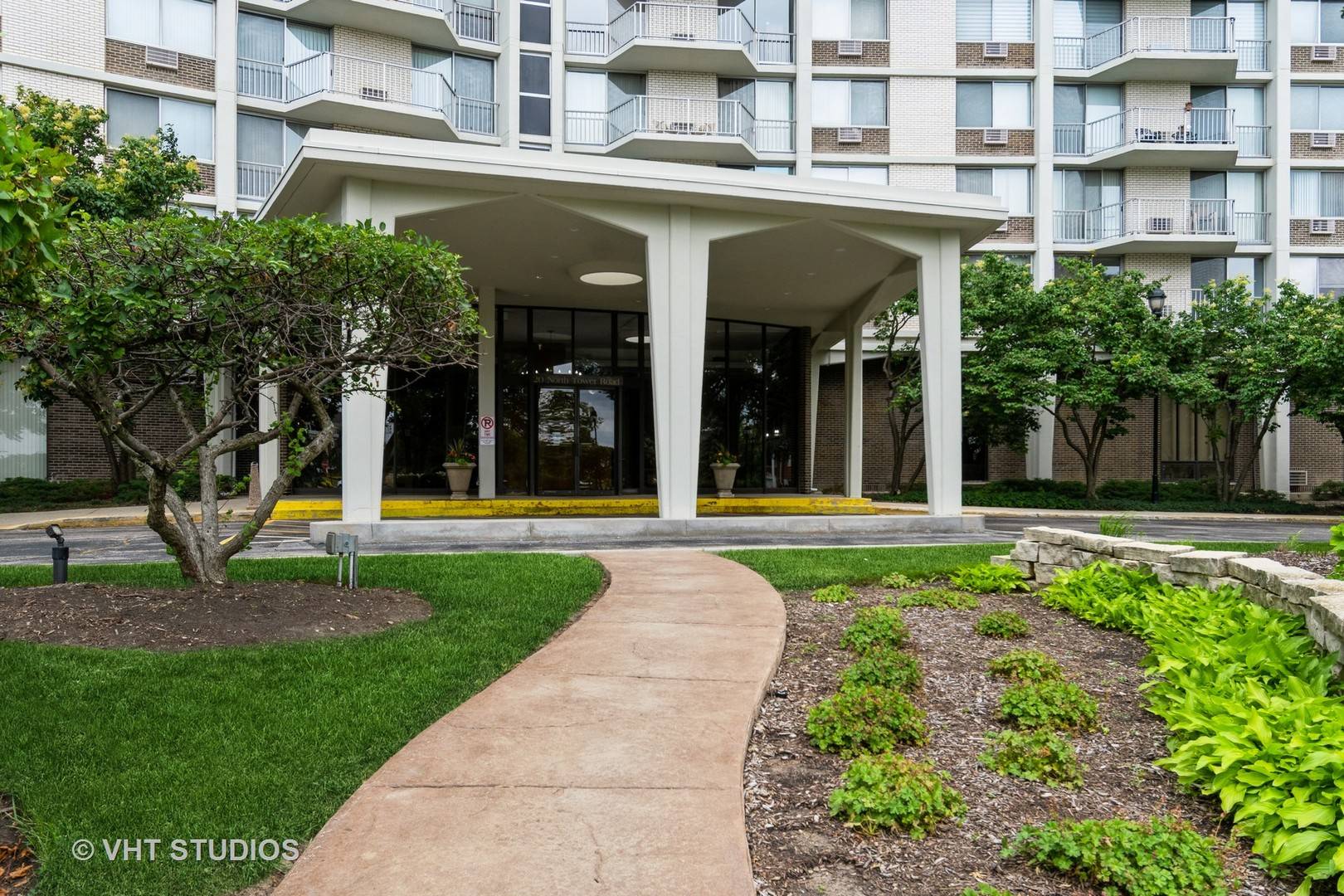 Oak Brook, IL 60523,20 N Tower RD #10A