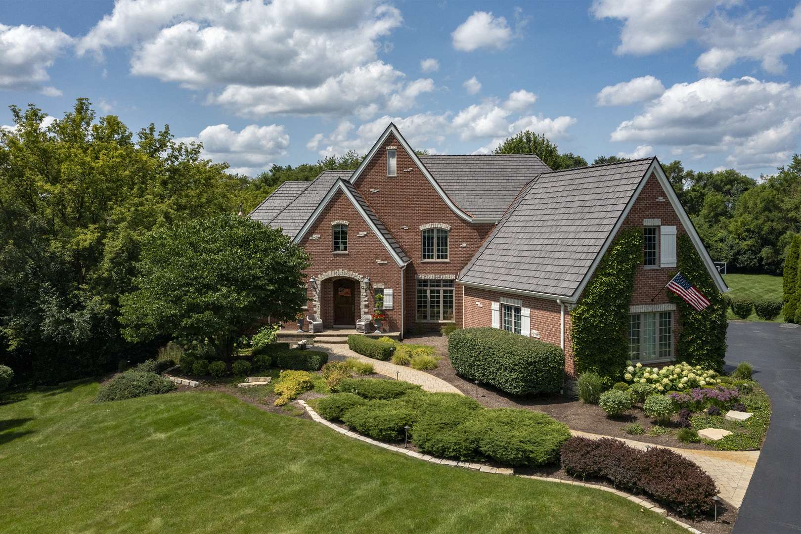 Barrington, IL 60010,26285 W Roberts LN