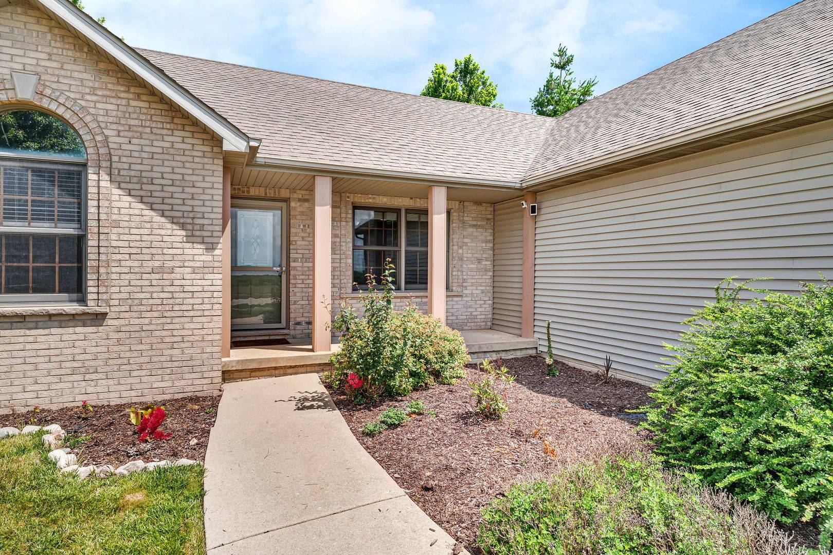 Sandwich, IL 60548,2905 Ernest DR