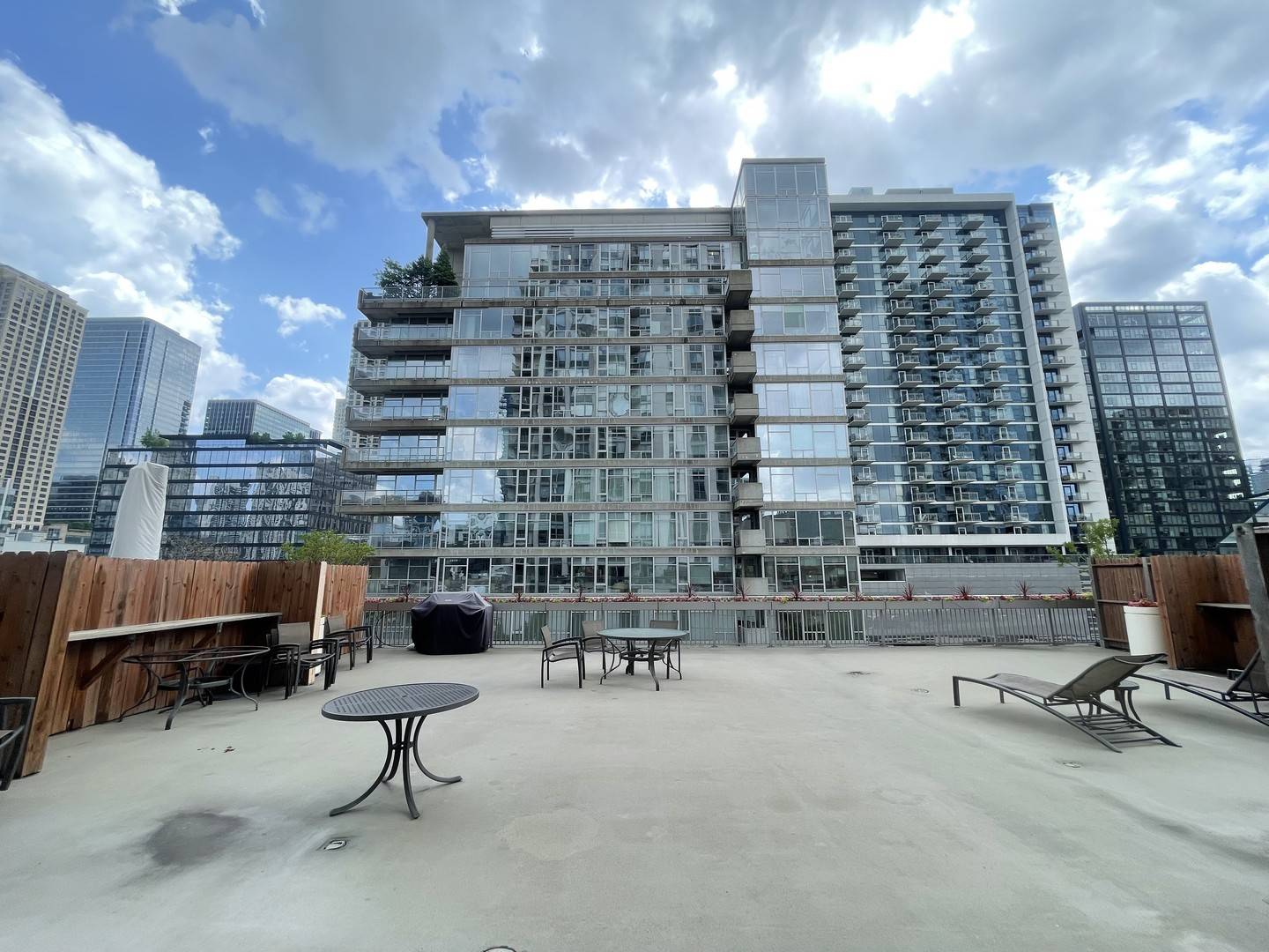 Chicago, IL 60654,200 W Grand AVE #1002