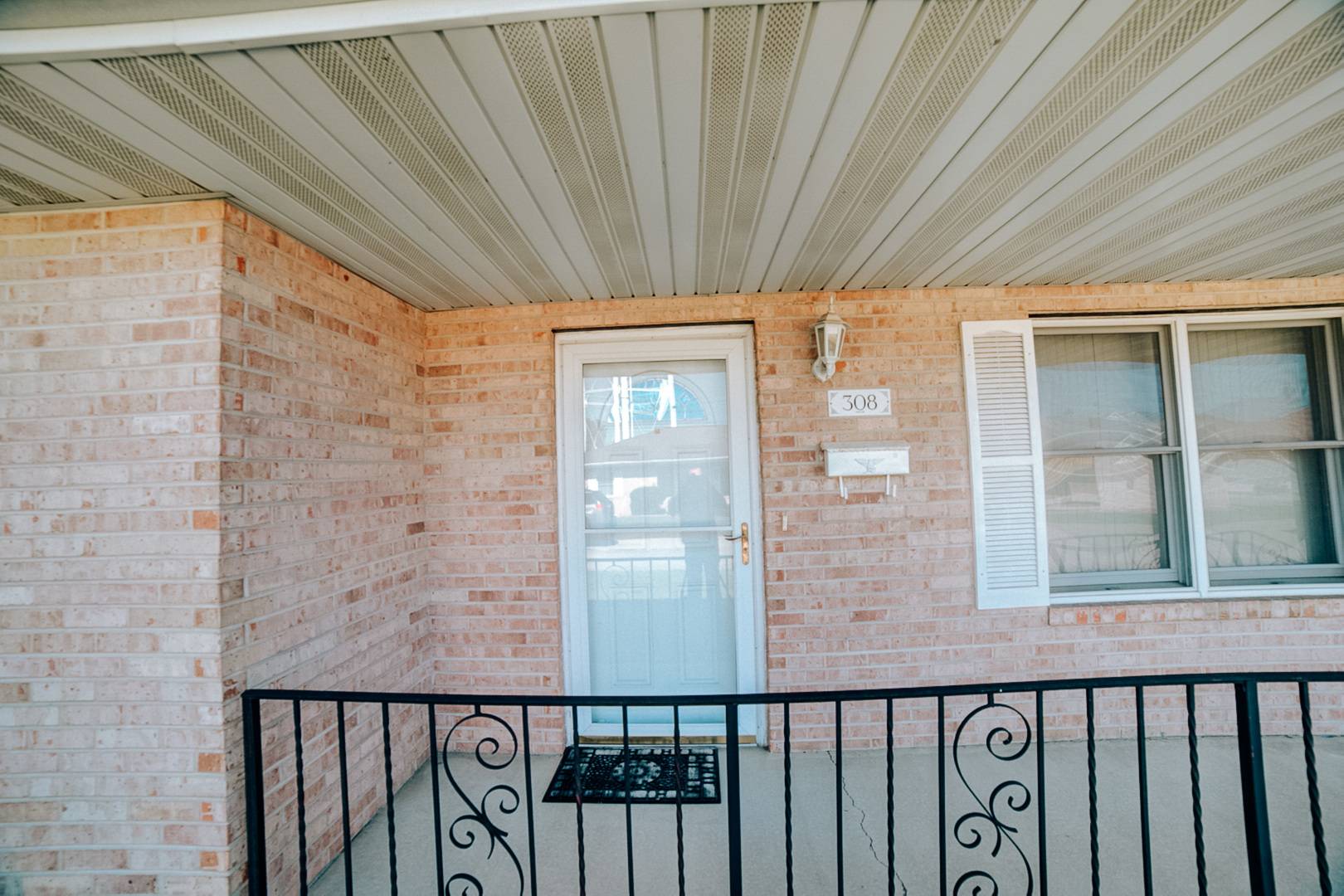 Watseka, IL 60970,308 E Oak ST