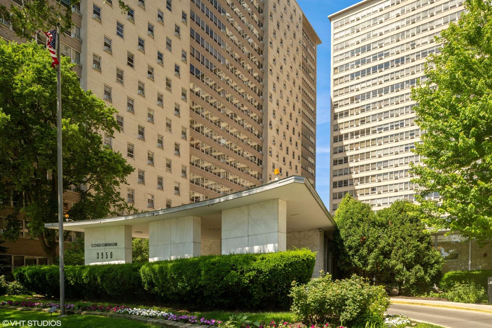 Chicago, IL 60613,3950 N Lake Shore DR #1224