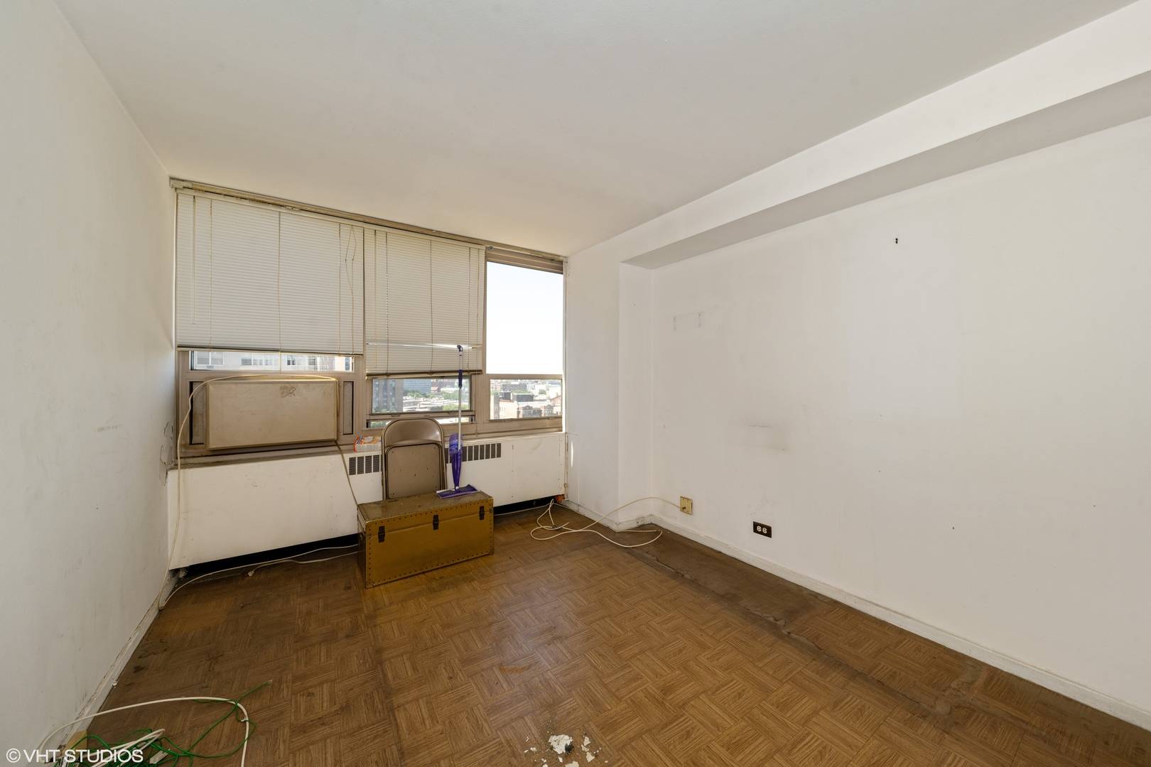 Chicago, IL 60613,3950 N Lake Shore DR #1224