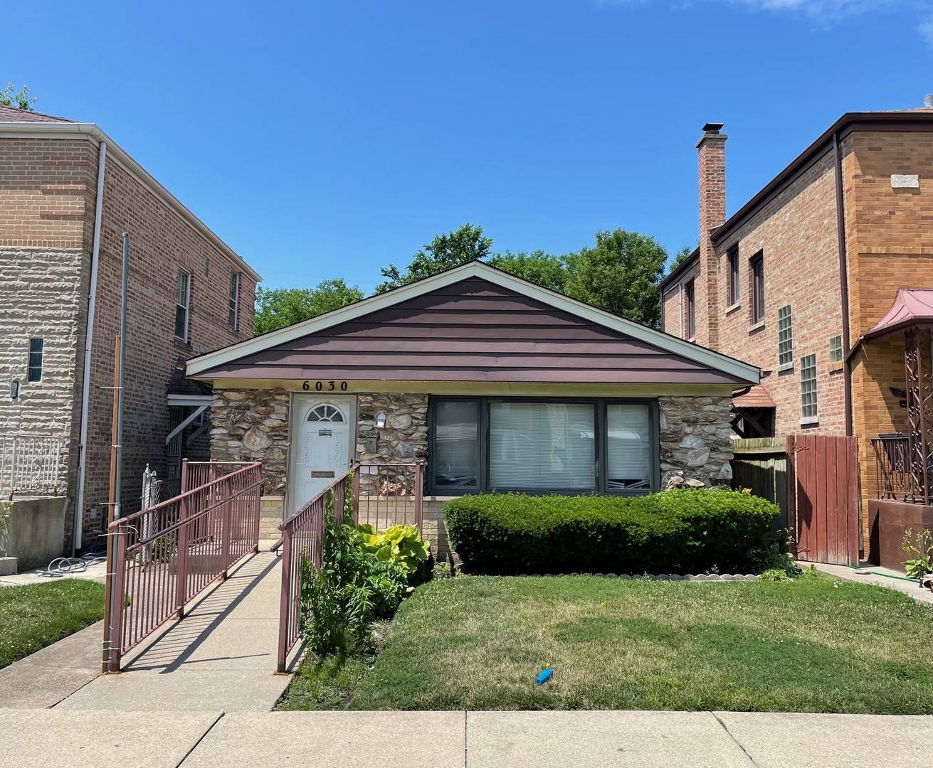 Chicago, IL 60659,6030 N Drake AVE