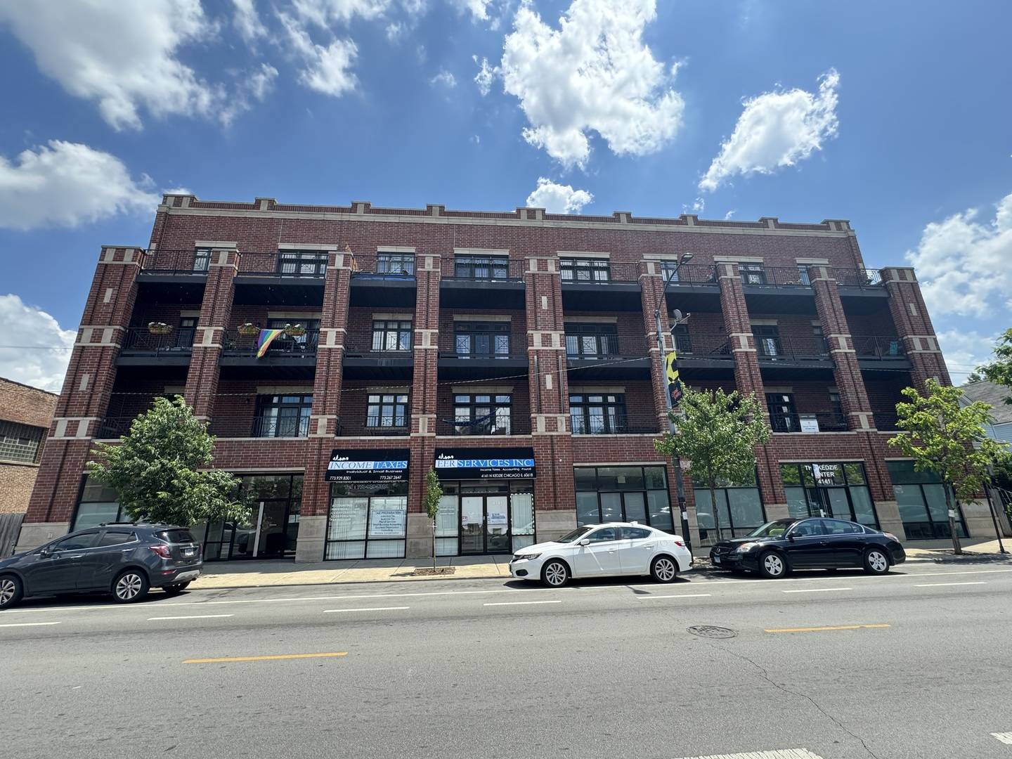 Chicago, IL 60618,4141 N KEDZIE AVE #201