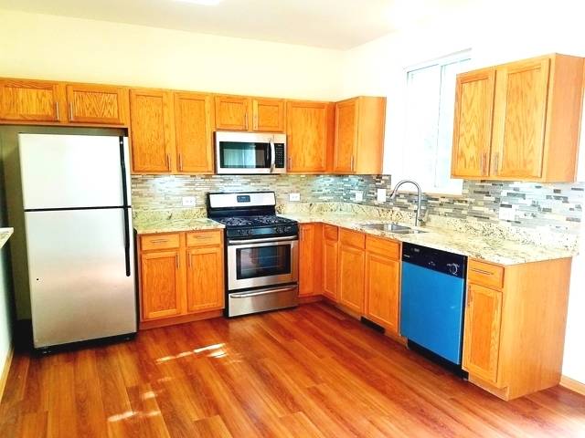Gilberts, IL 60136,255 Evergreen CIR #255