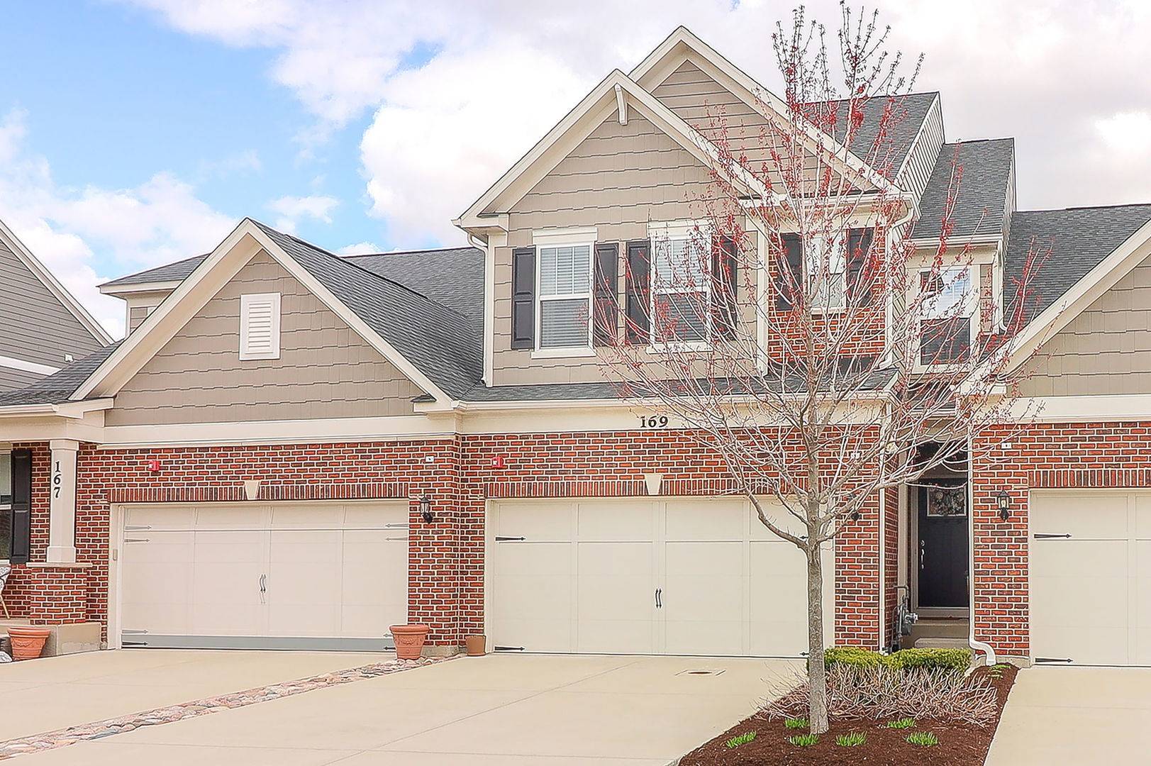 Bloomingdale, IL 60108,169 Waverly CT