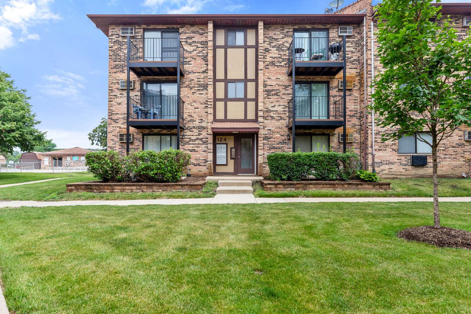 Carol Stream, IL 60188,124 Klein Creek CT #5E