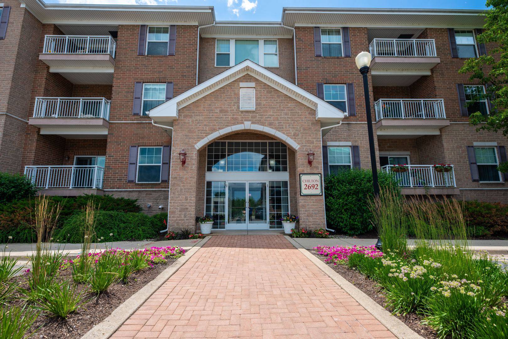 Geneva, IL 60134,2692 Stone CIR #101