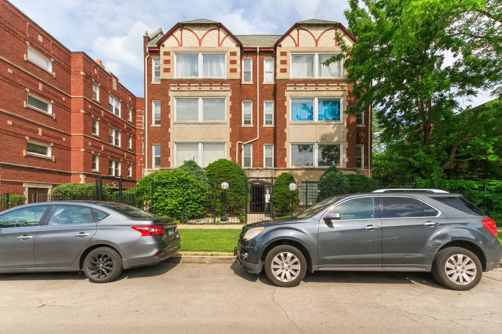 Chicago, IL 60649,7317-19 S Luella AVE