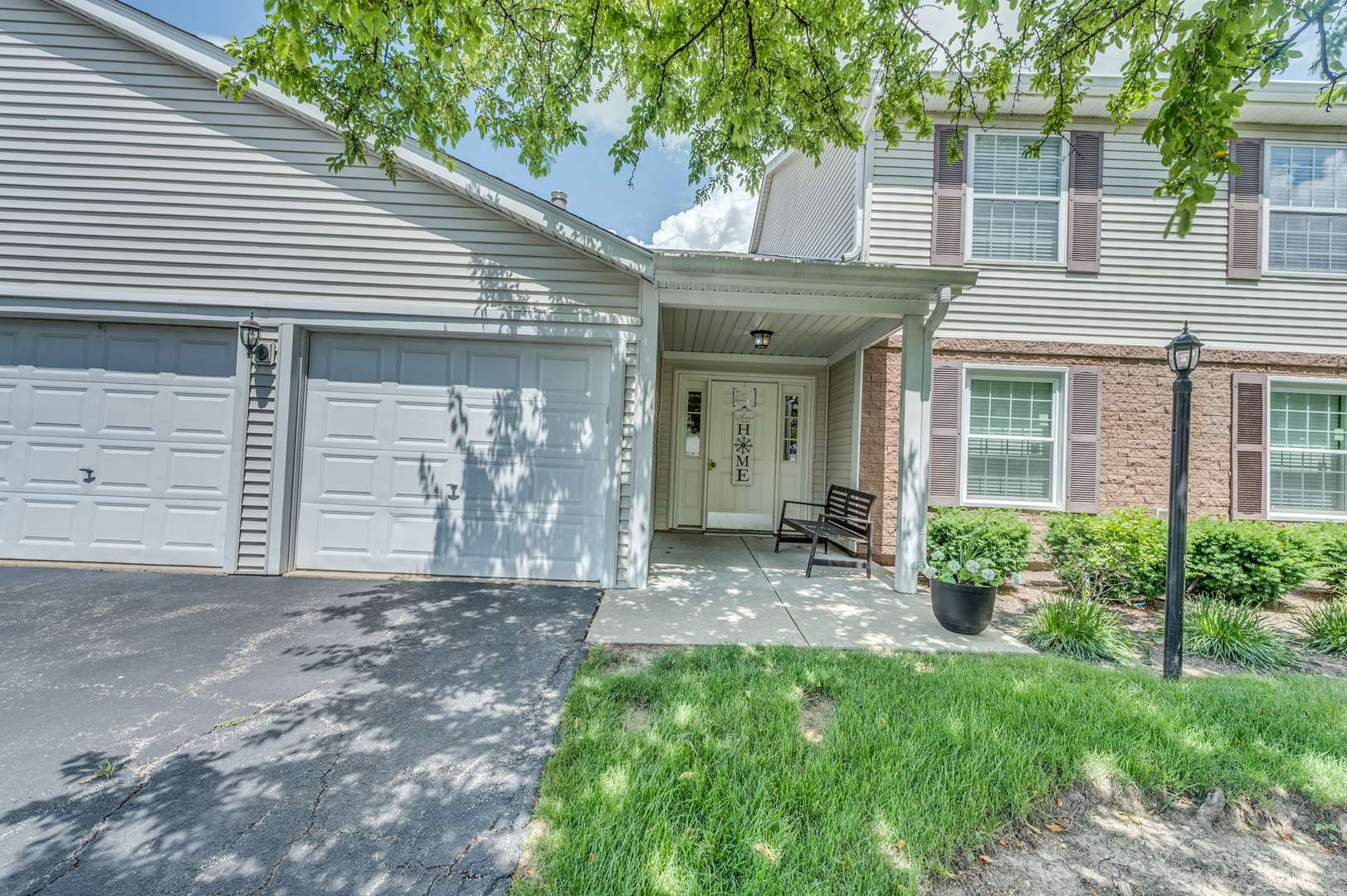 Bartlett, IL 60103,665 THORNTREE CT #A-1