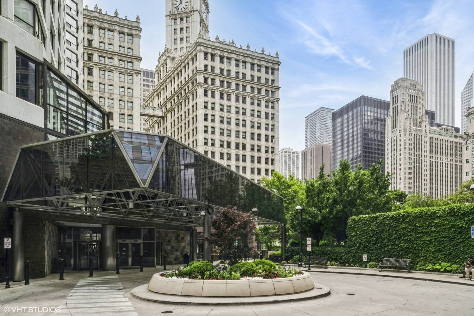Chicago, IL 60611,405 N Wabash AVE #415