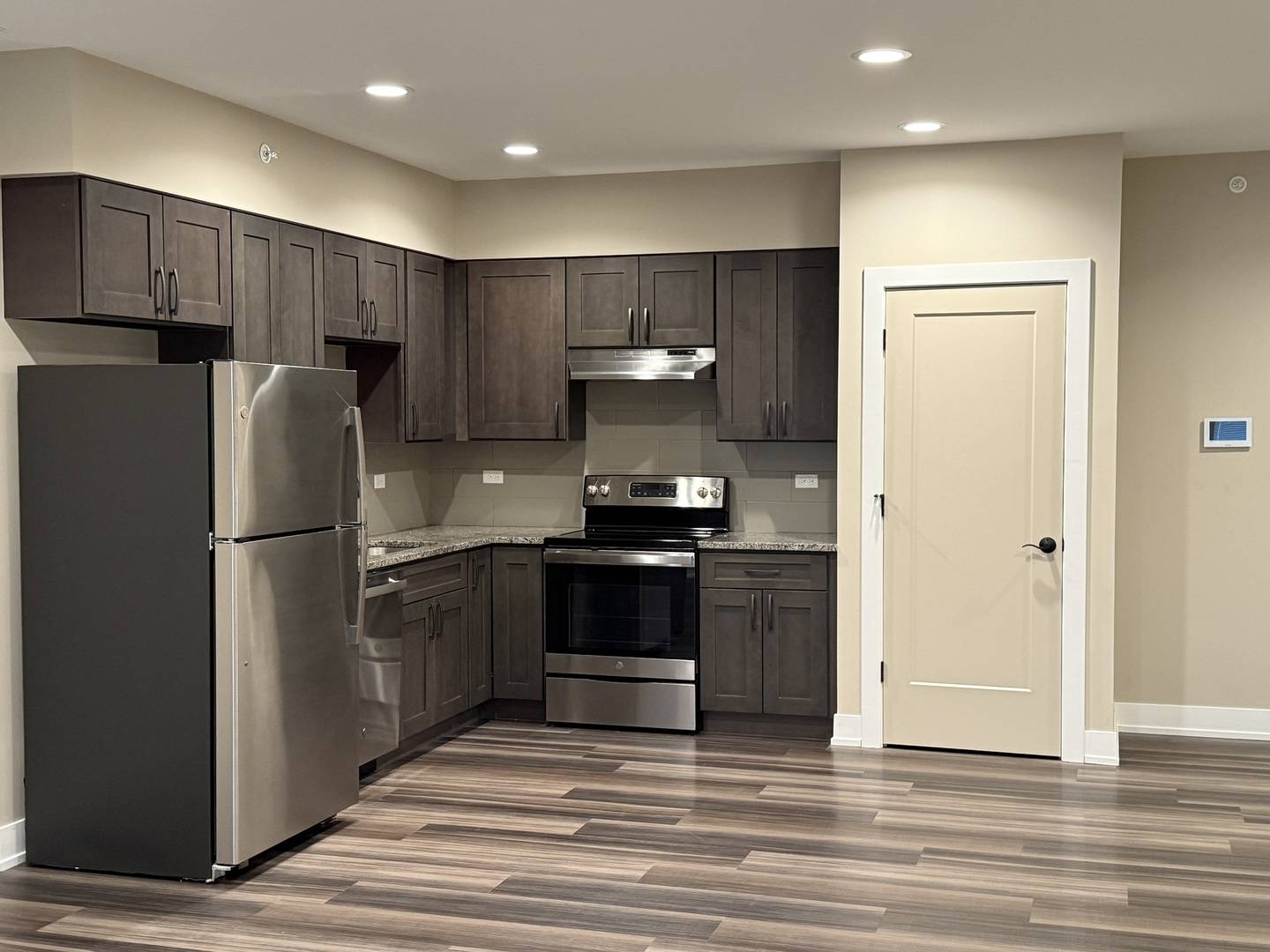 Dekalb, IL 60115,400 E Hillcrest DR #203