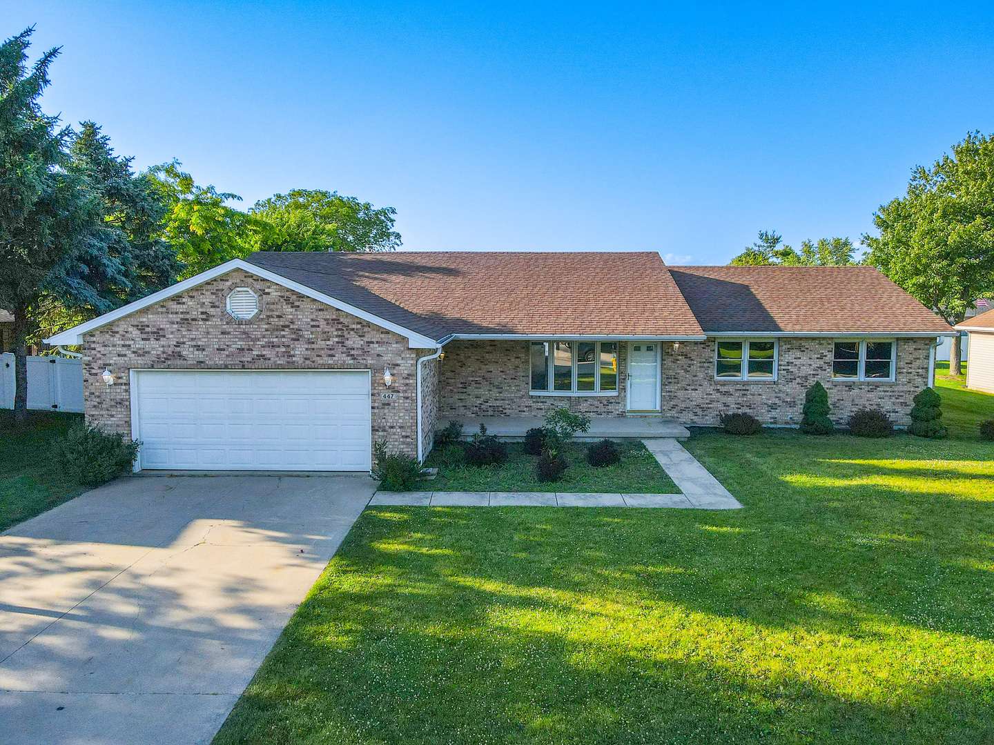 Manteno, IL 60950,447 WATER TOWER RD S