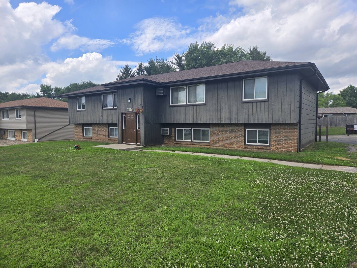 Machesney Park, IL 61115,5182 Seaton Hall DR