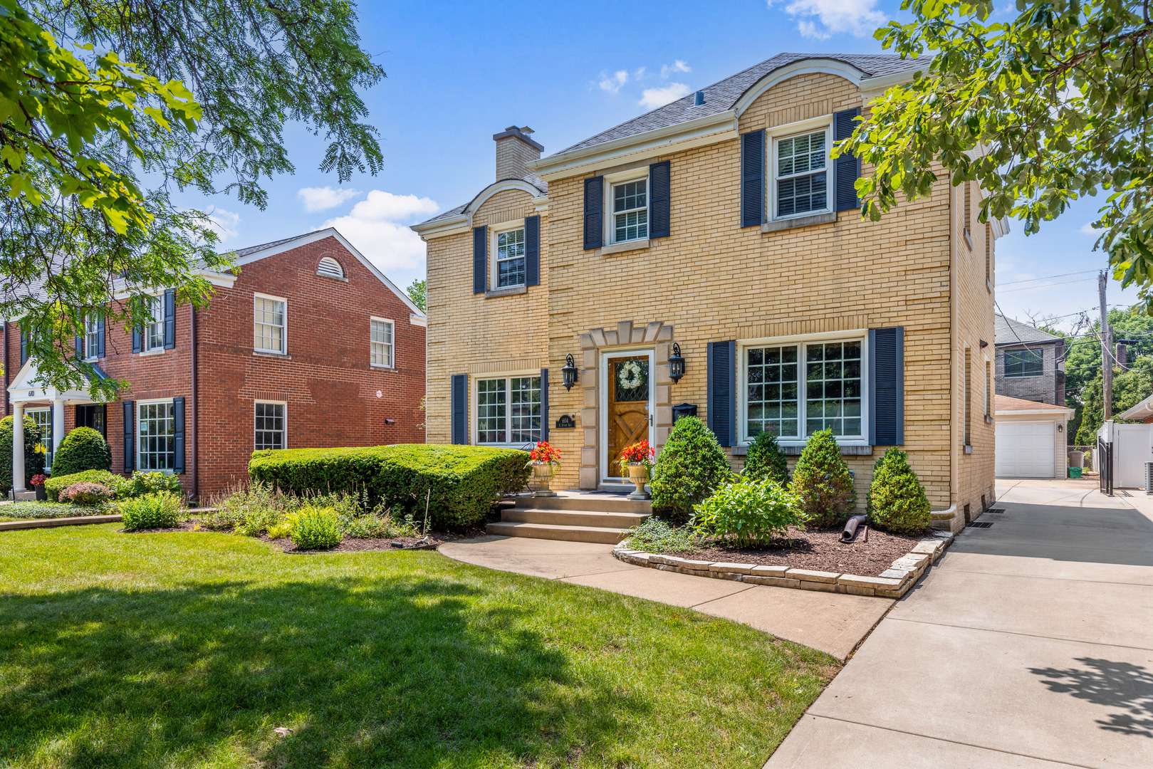 La Grange, IL 60525,604 S Stone AVE