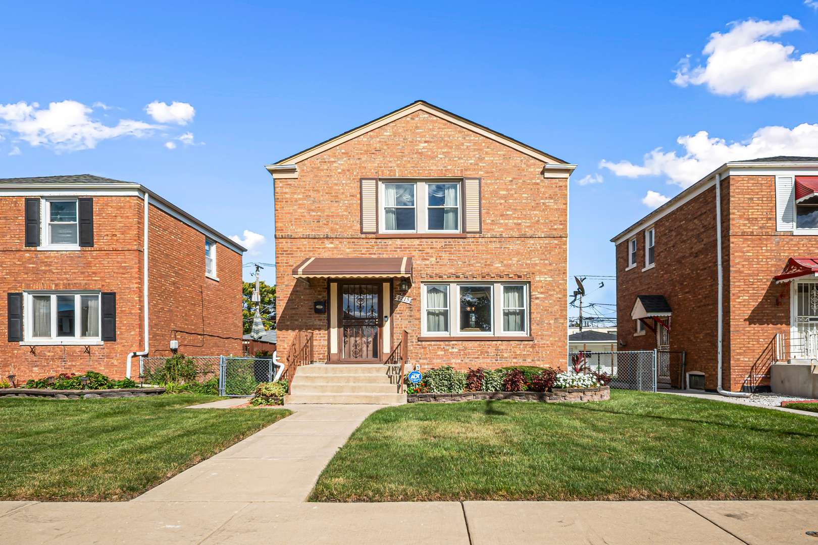 Chicago, IL 60620,9215 S Green ST