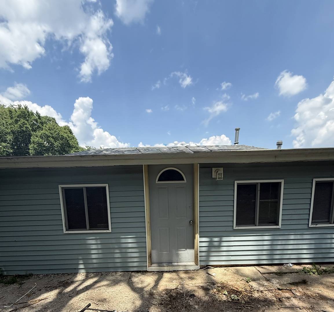 Champaign, IL 61820,2404 1/2 W John ST