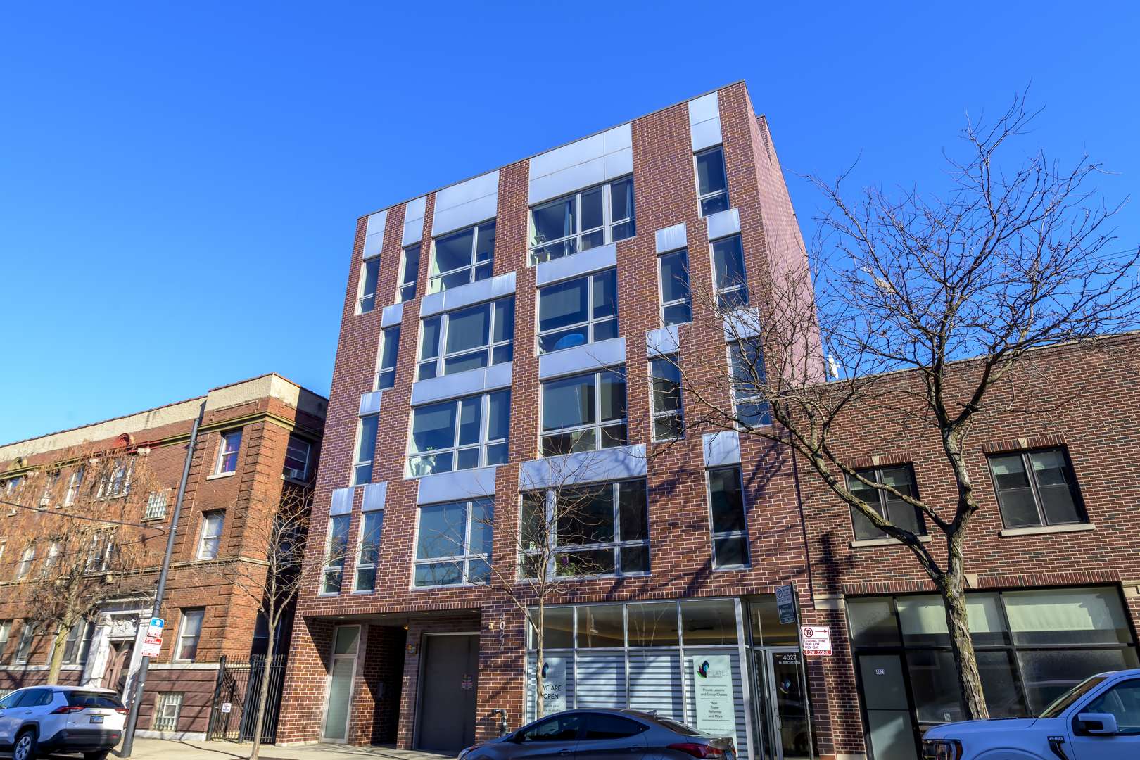 Chicago, IL 60613,4027 N Broadway ST #402