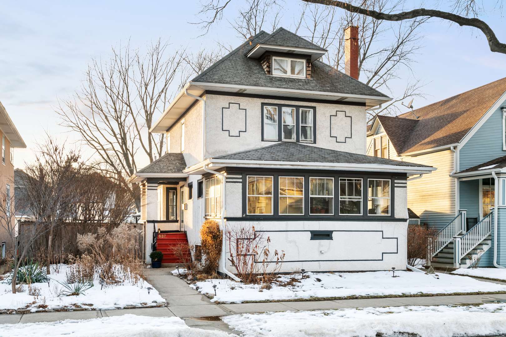 Oak Park, IL 60304,637 S East AVE