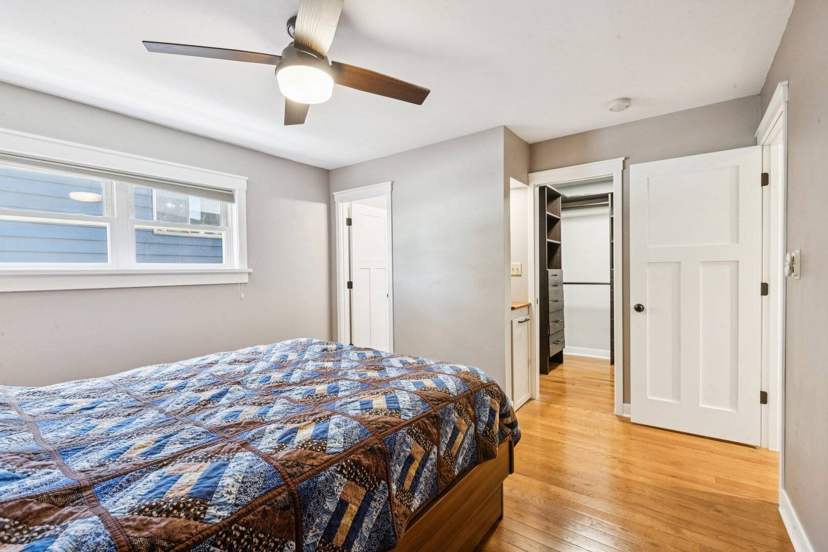 Villa Park, IL 60181,105 E Vermont ST