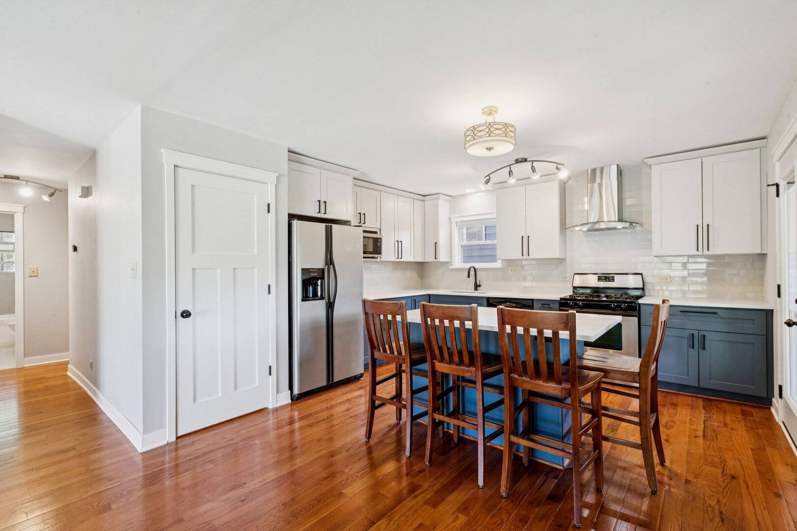 Villa Park, IL 60181,105 E Vermont ST