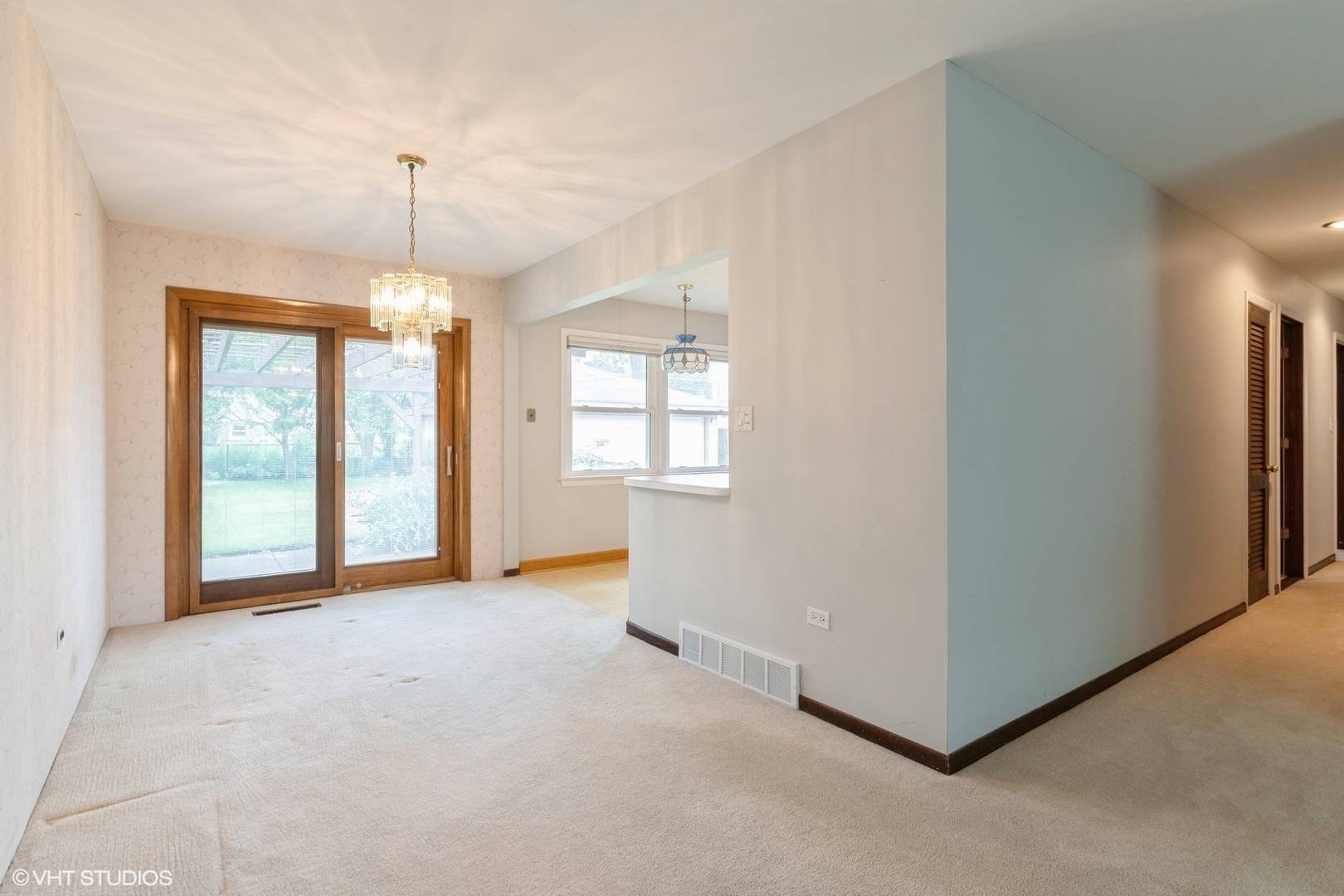 Des Plaines, IL 60016,1036 Perda LN