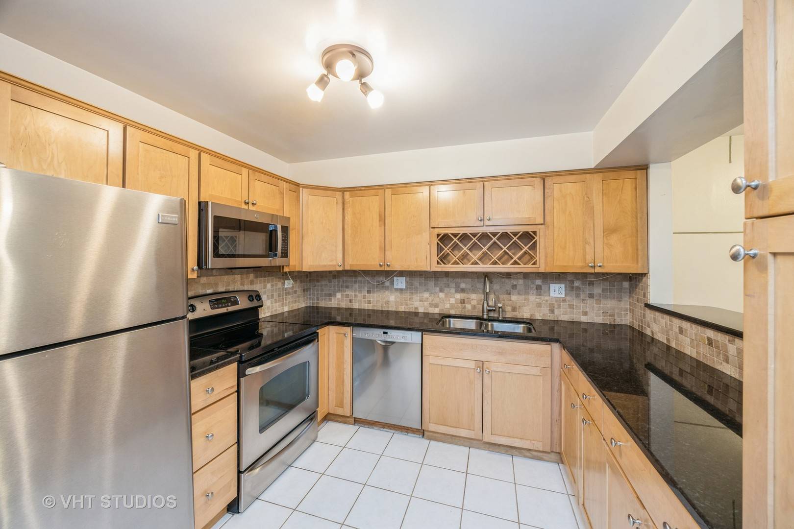 River Forest, IL 60305,414 Clinton PL #302