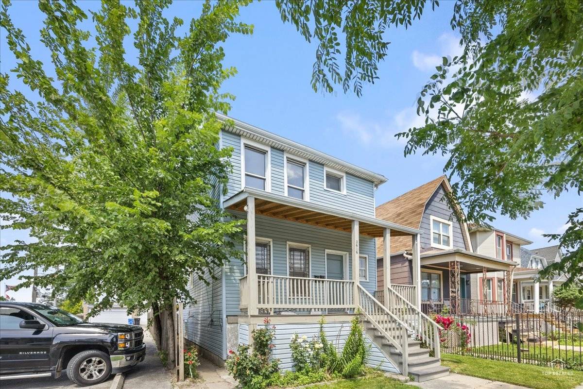 Chicago, IL 60618,3616 N Kedzie AVE #2