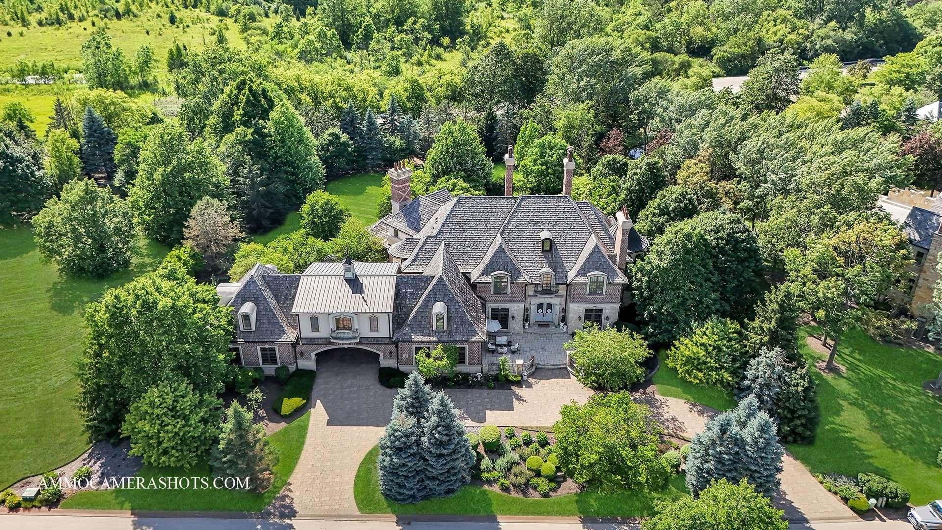 South Barrington, IL 60010,8 Brooke LN