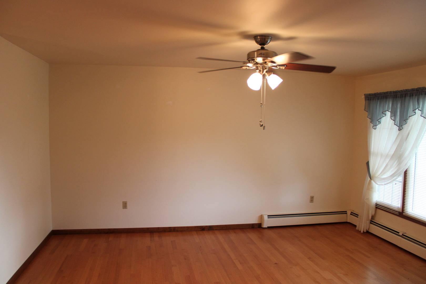 Earlville, IL 60518,819 S West ST