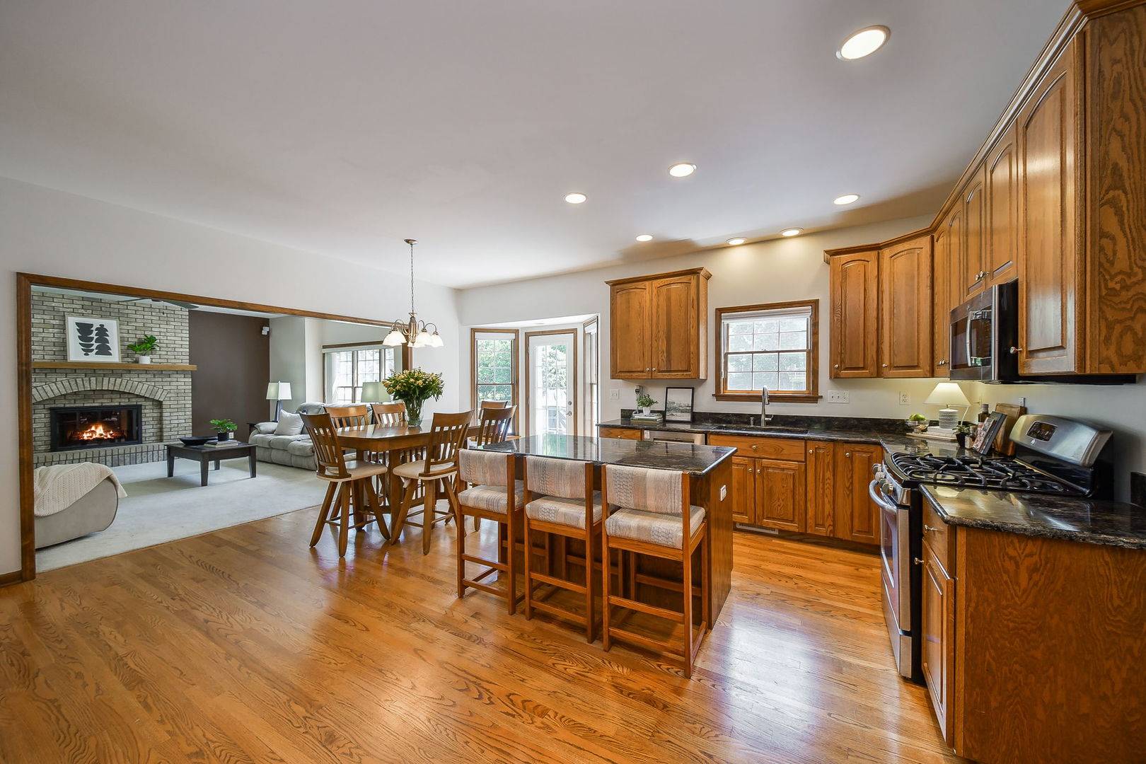 Geneva, IL 60134,39W201 Pauley SQ