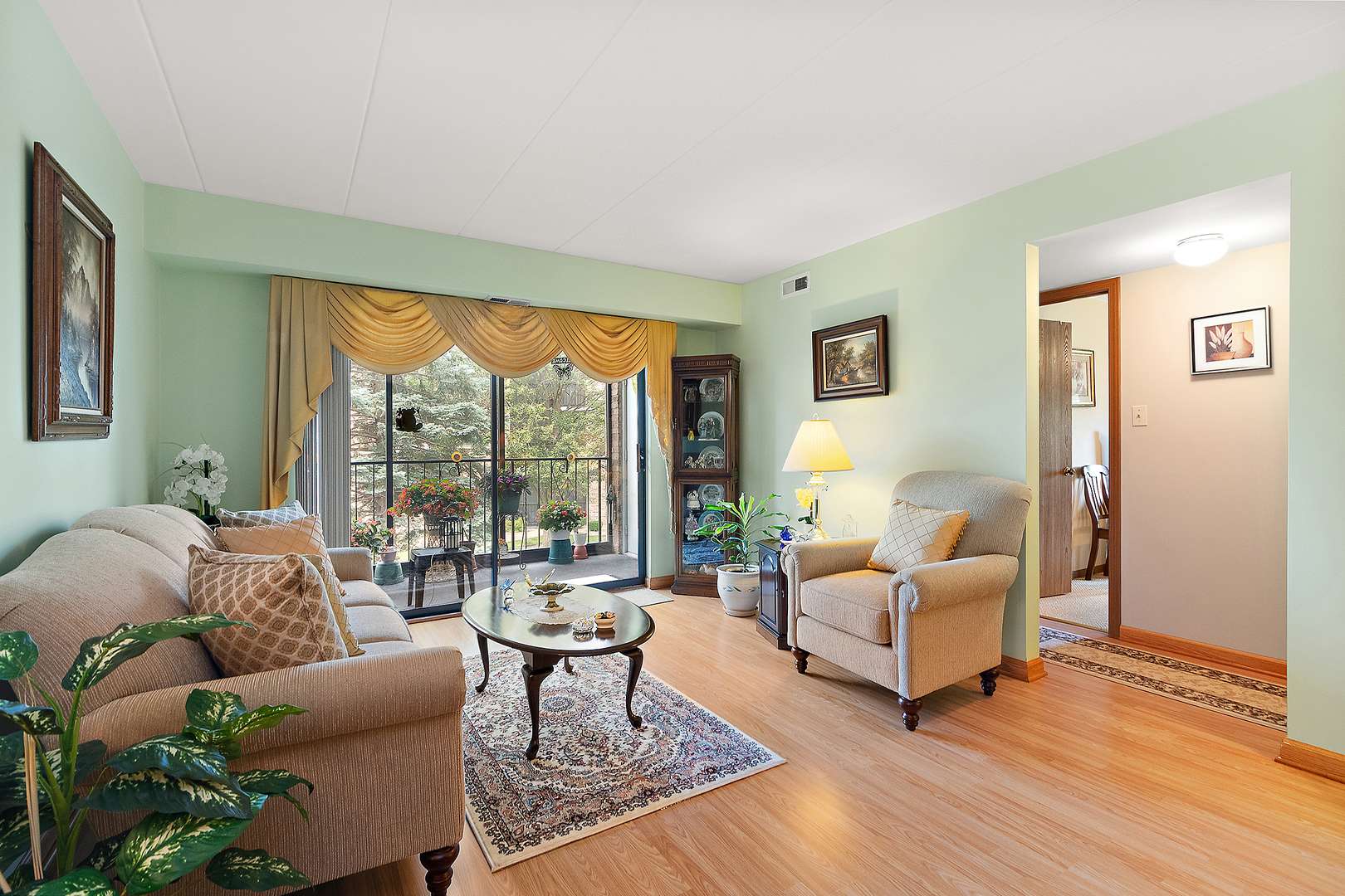 Crestwood, IL 60418,13308 W Circle DR #105