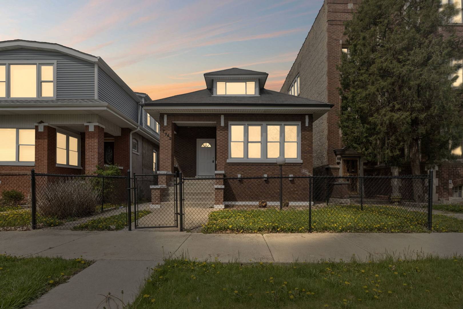 Chicago, IL 60620,7742 S Hermitage AVE