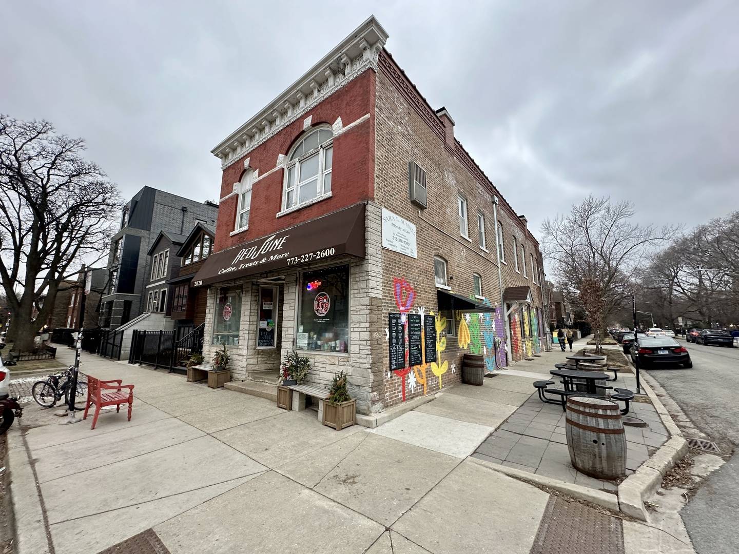 Chicago, IL 60647,2211 W McLean AVE #2F